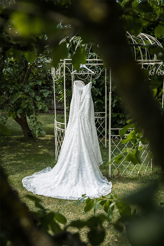 Wedding-dress-in-birdcage-web