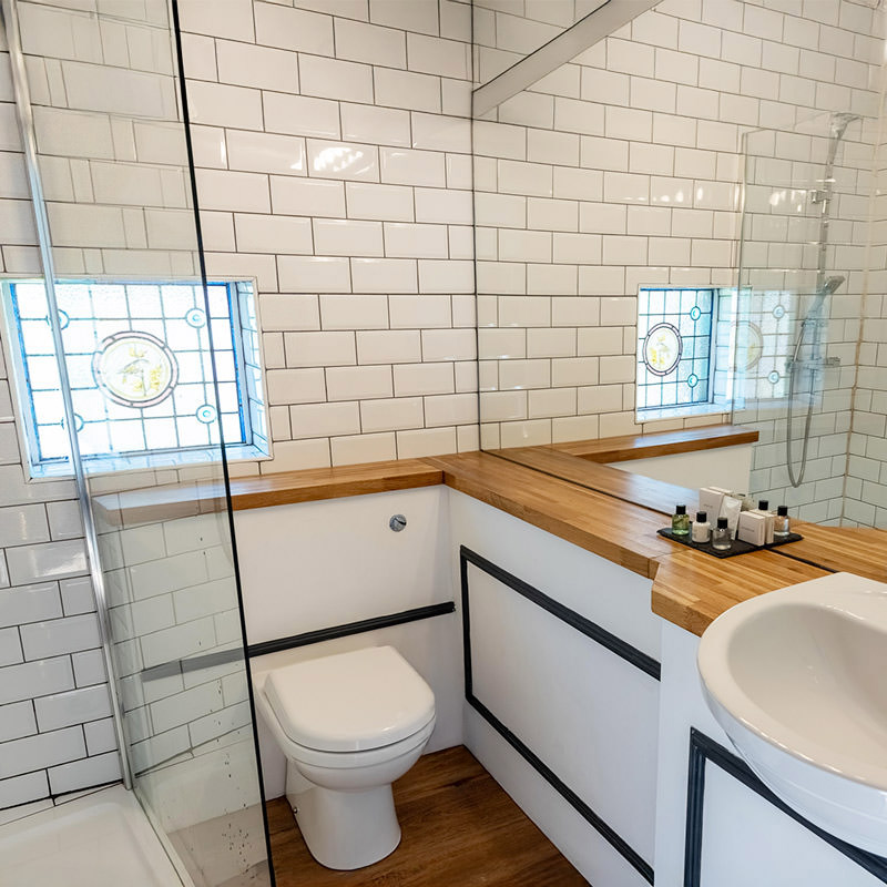 selden-barns-1003sq en-suit-bathroom